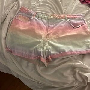 Shorts sherbet color